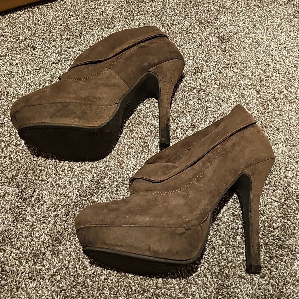 Taupe suede bootie platform tall heels unique style 6.5 womens fall winter - Picture 2 of 4